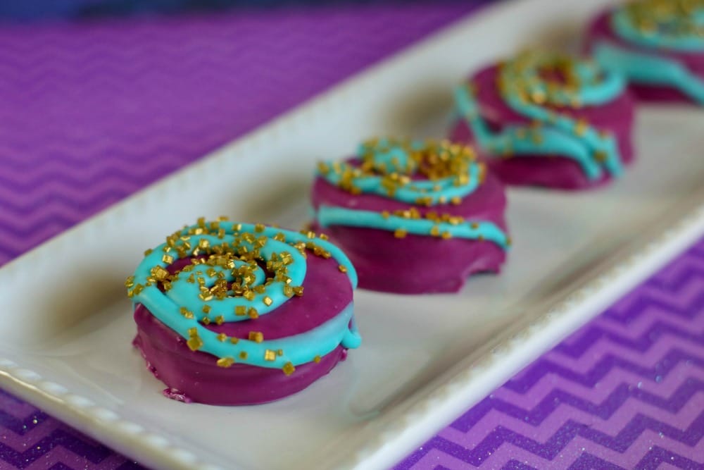 Easy Aladdin-Inspired Oreo Cookies!