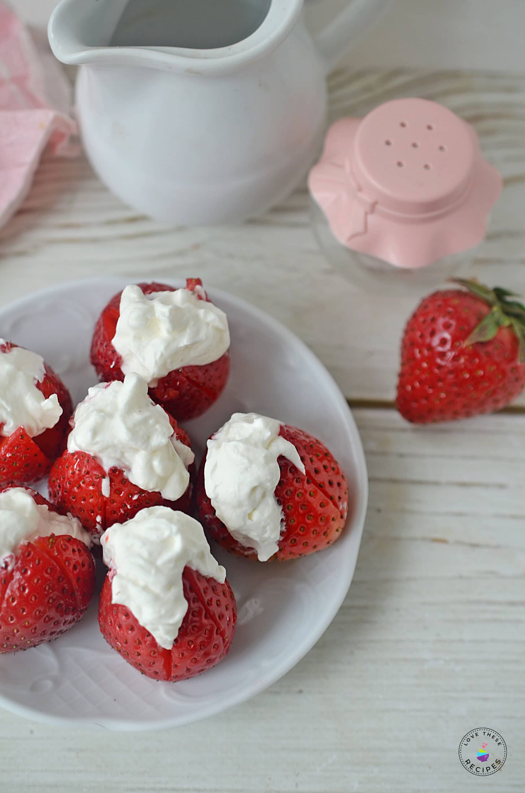 Easy Cheesecake-stuffed Strawberries