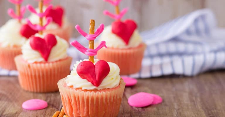 pink cupcakes for Valentine's Day
