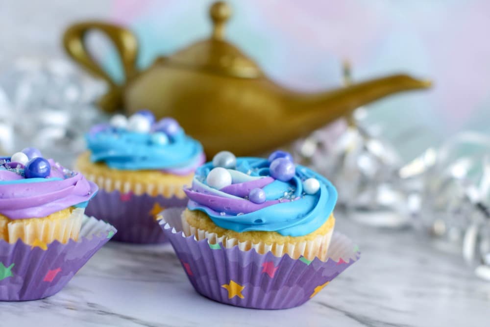 decorated Aladdin cupcakes
