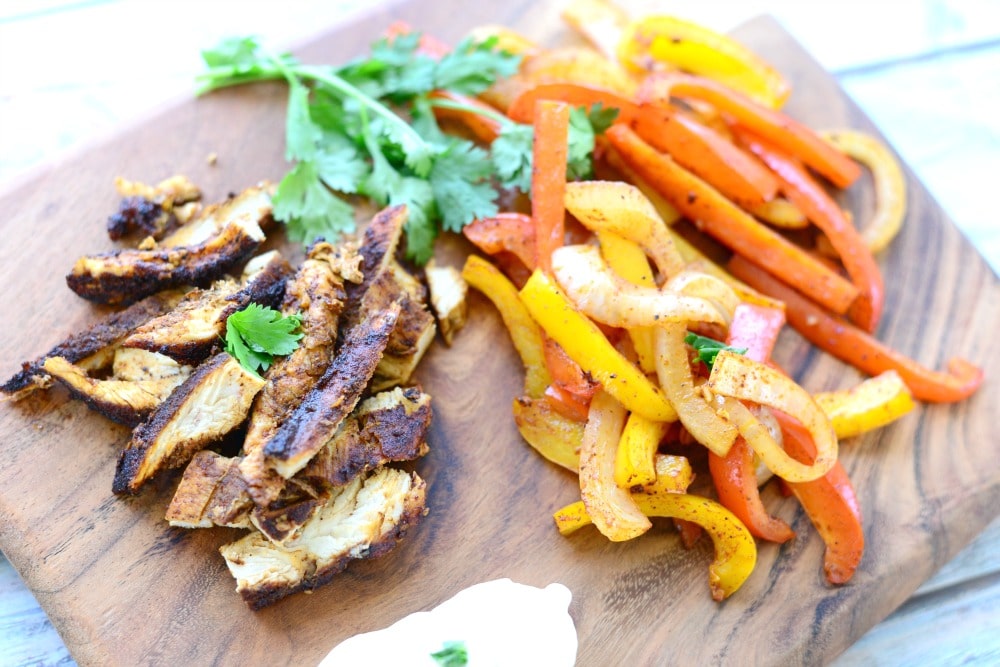 Easy Chicken Fajitas Recipe with Low Carb Option
